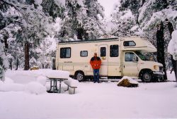 Wohnmobil im Schnee